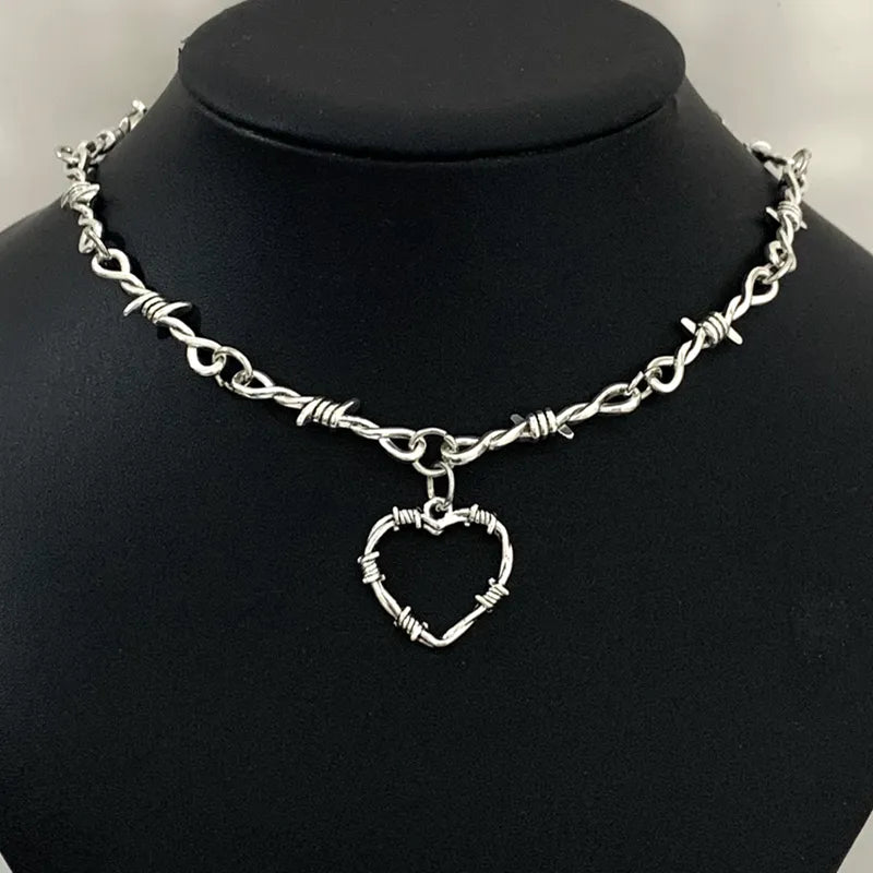 Heart Gothic Wire Brambles Iron Choker Necklace Women Hip-hop Gothic Punk Style Barbed Wire Little Thorns Chain Choker
