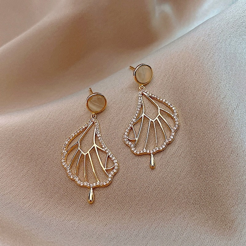 Coquette Gold Earrings - Grlfriend Club